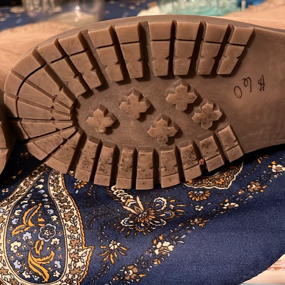 Bass Angelica faux fur lined boots, used but in like new condition, size 8 - Picture 9 of 13